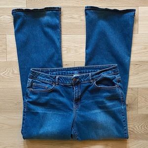 R1893 Bootcut Jean, Size 16